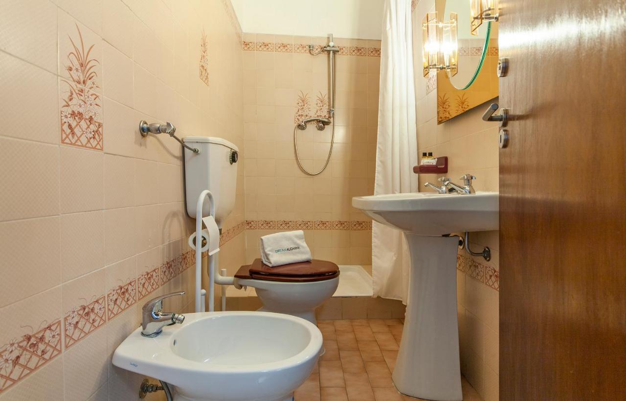 O - Sao Goncalo Central Guesthouse Лагуш Екстер'єр фото